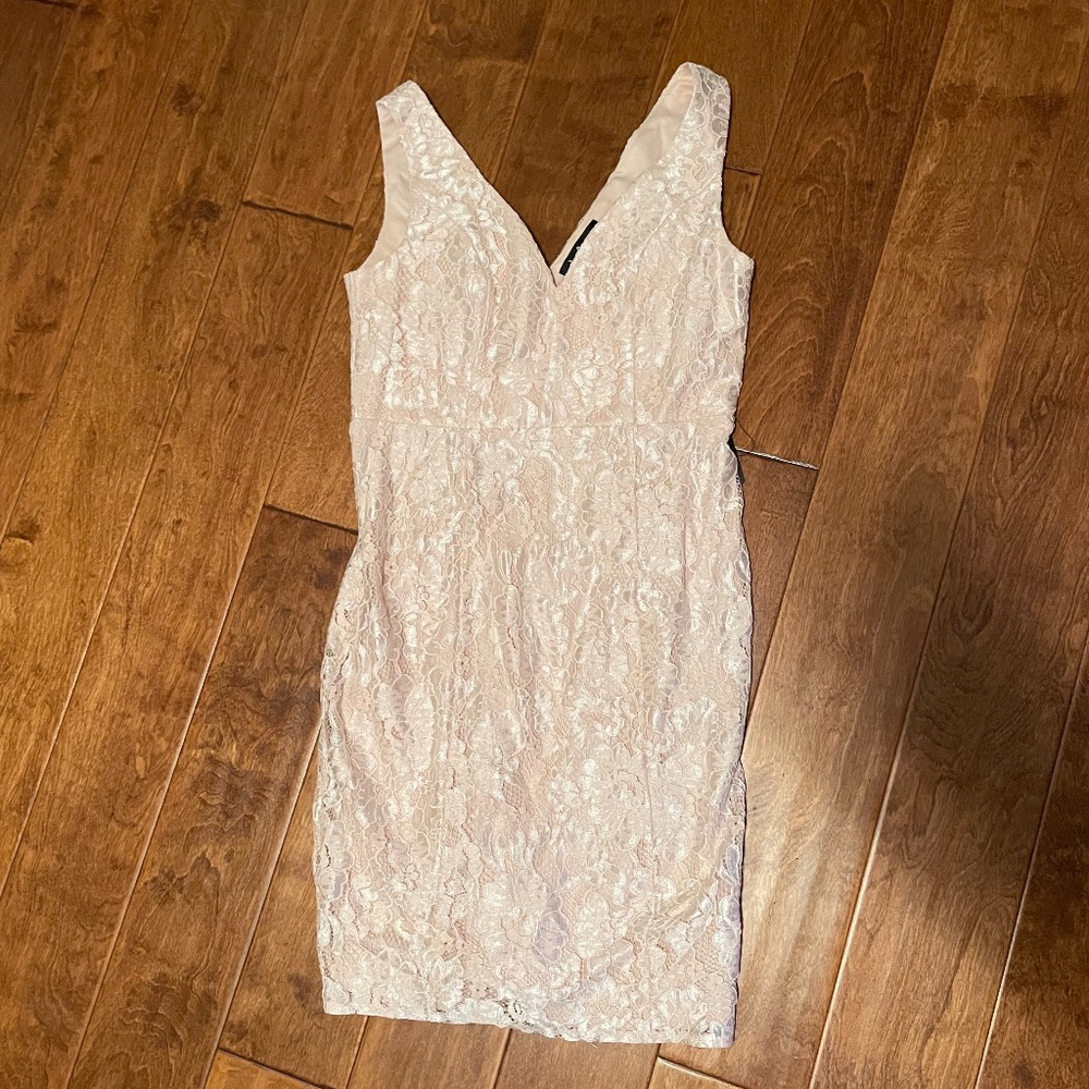 NWT Lulu's Blush Lace Sleeveless V Neck Dress